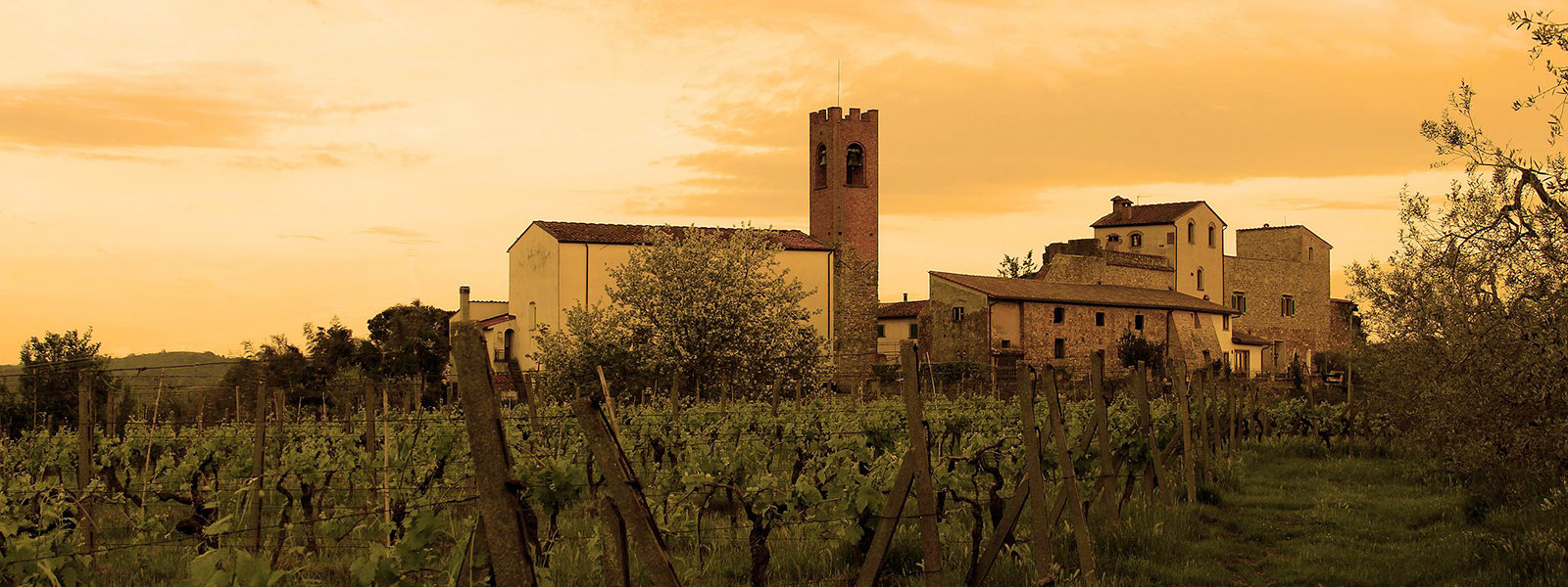 La Parrocchia di Santo Stefano dalle colline circostanti, Capraia Fiorentina